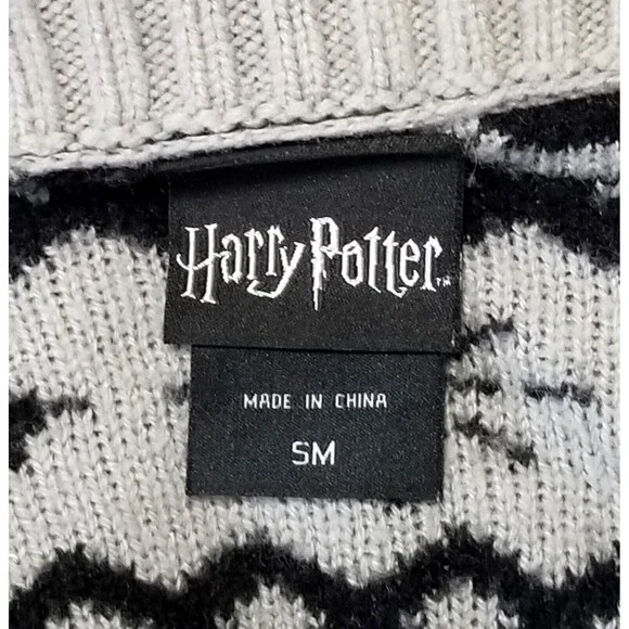 HARRY POTTER Gray Black Fair Isle Cardigan Sweater Small Medium Knit Hot Topic - Picture 3 of 6